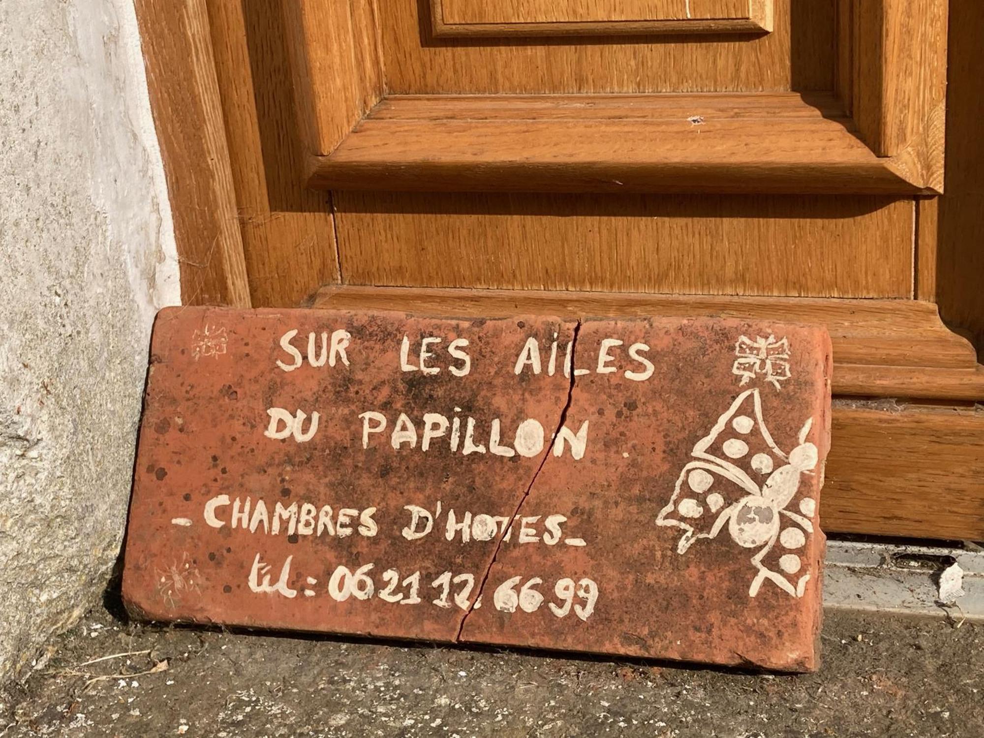 Sur Les Ailes Du Papillon-La Suite Saint-Sauveur-en-Puisaye Zewnętrze zdjęcie